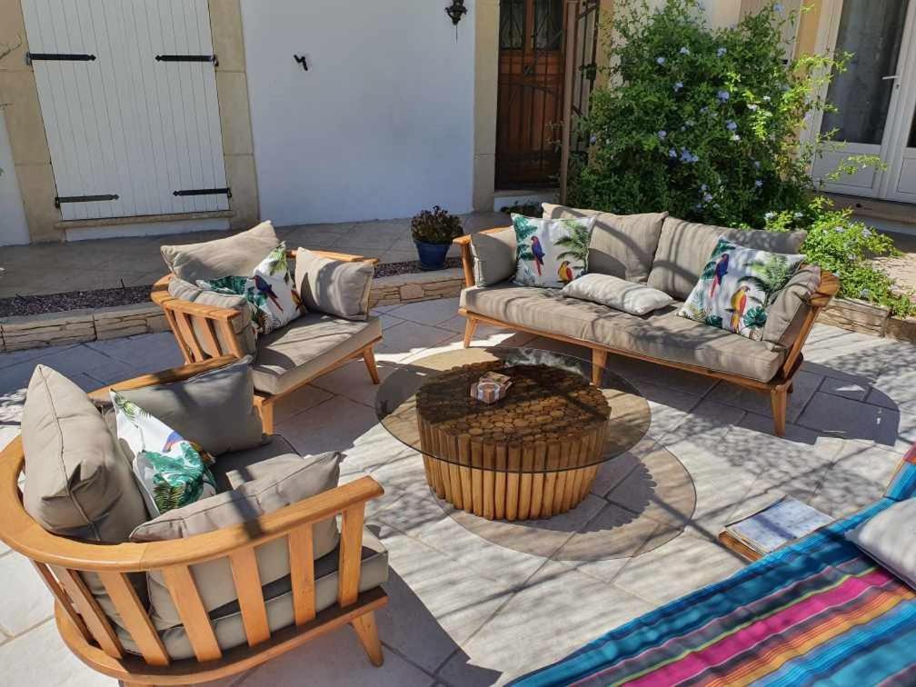 Fenetre Sur Les Alpilles Bed & Breakfast แซ็ง-มาร์ตอง-เดอ-ครูว์ ภายนอก รูปภาพ
