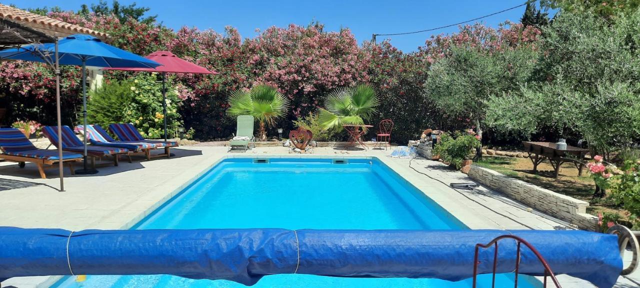 Fenetre Sur Les Alpilles Bed & Breakfast แซ็ง-มาร์ตอง-เดอ-ครูว์ ภายนอก รูปภาพ