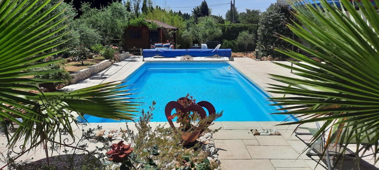 Fenetre Sur Les Alpilles Bed & Breakfast แซ็ง-มาร์ตอง-เดอ-ครูว์ ภายนอก รูปภาพ