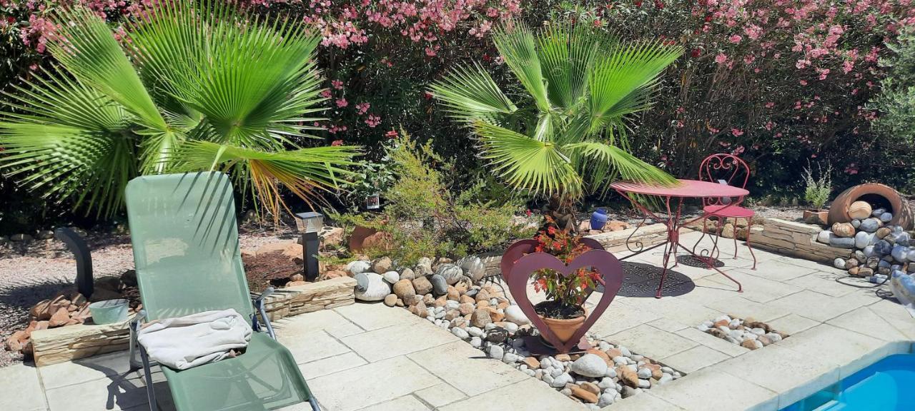 Fenetre Sur Les Alpilles Bed & Breakfast แซ็ง-มาร์ตอง-เดอ-ครูว์ ภายนอก รูปภาพ